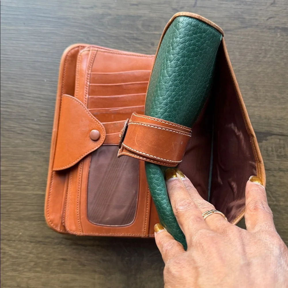 1983 Dooney & Bourke Vintage Green Pebbled Leather Organizer Wallet - Picture 10 of 10